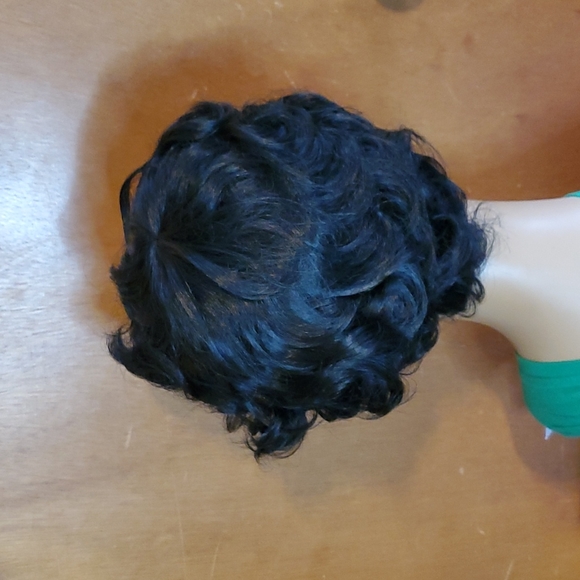 Short Black Curly Wig - Picture 4 of 5